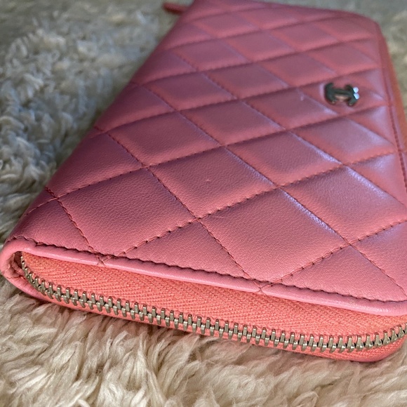 Chanel Pink Quilted Lambskin Zippy Wallet - Picture 7 of 10